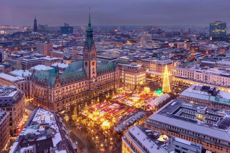 ΧΡΙΣΤΟΥΓΕΝΝΑ ΣΤΟ ΛΑΜΠΕΡΟ ΓΕΡΜΑΝΙΚΟ ΒΟΡΡΑ: ΑΜΒΟΥΡΓΟ - ΒΕΡΟΛΙΝΟ